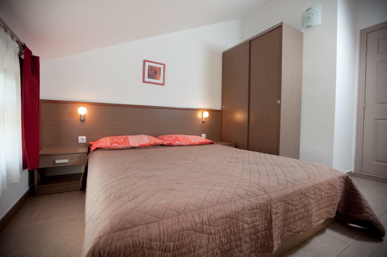 Apartments Smiljka II Tucepi Bagian luar foto