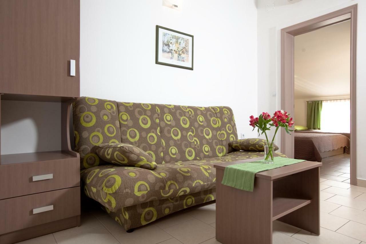 Apartments Smiljka II Tucepi Bagian luar foto