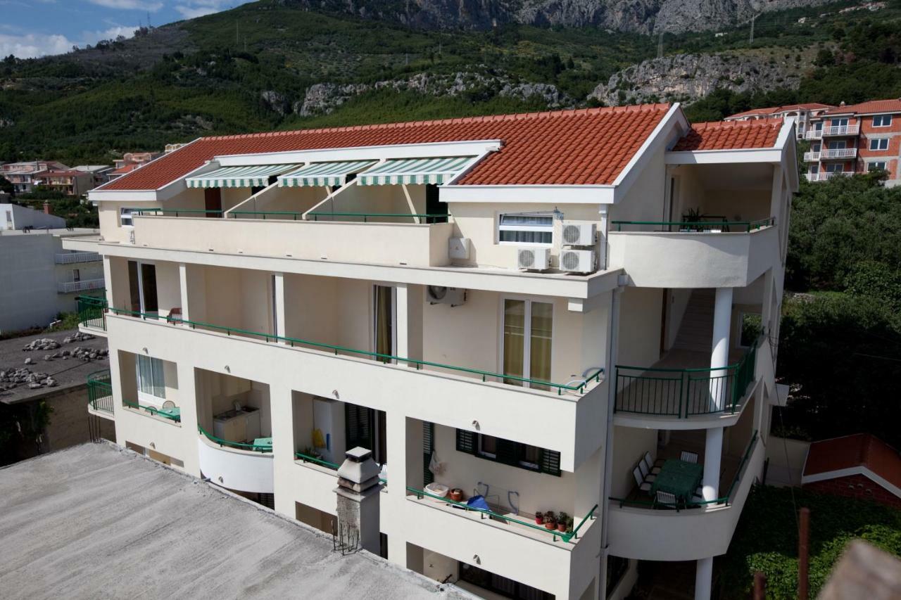 Apartments Smiljka II Tucepi Bagian luar foto